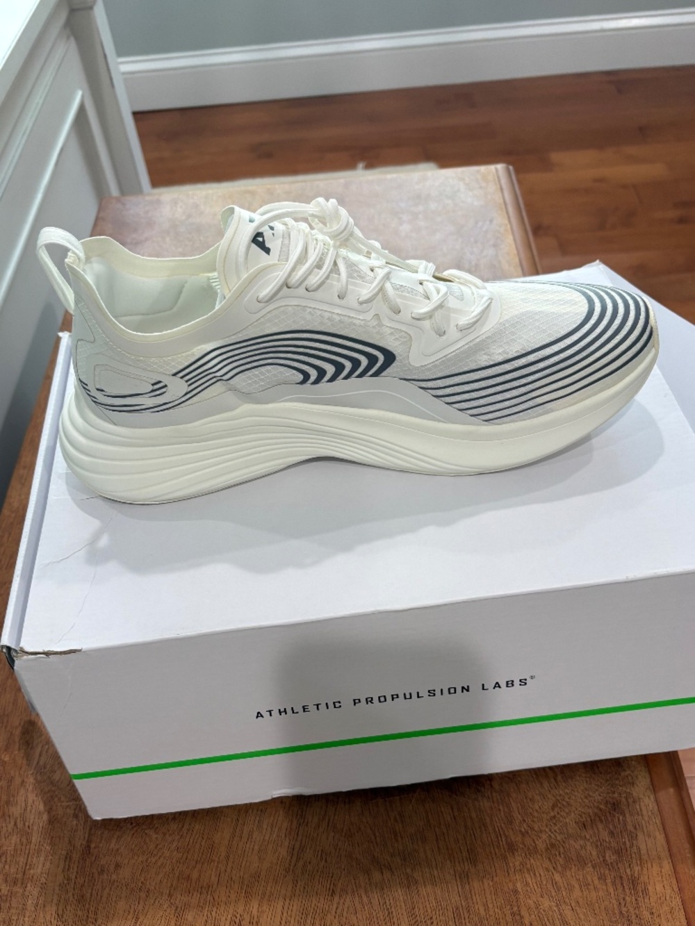 APL Men’s Streamline Ivory/Smoke